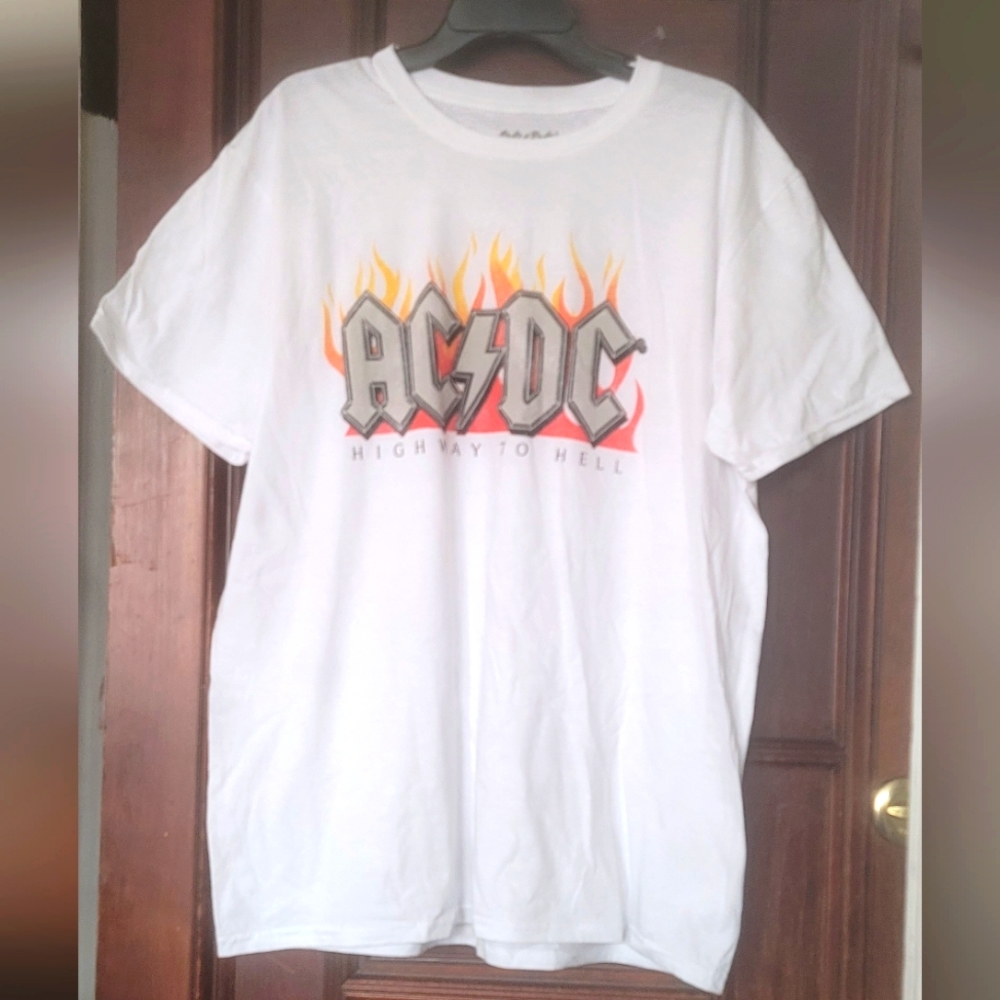 NWOT-AC/DC " Highway to Hell" Tee Shirt-1XL